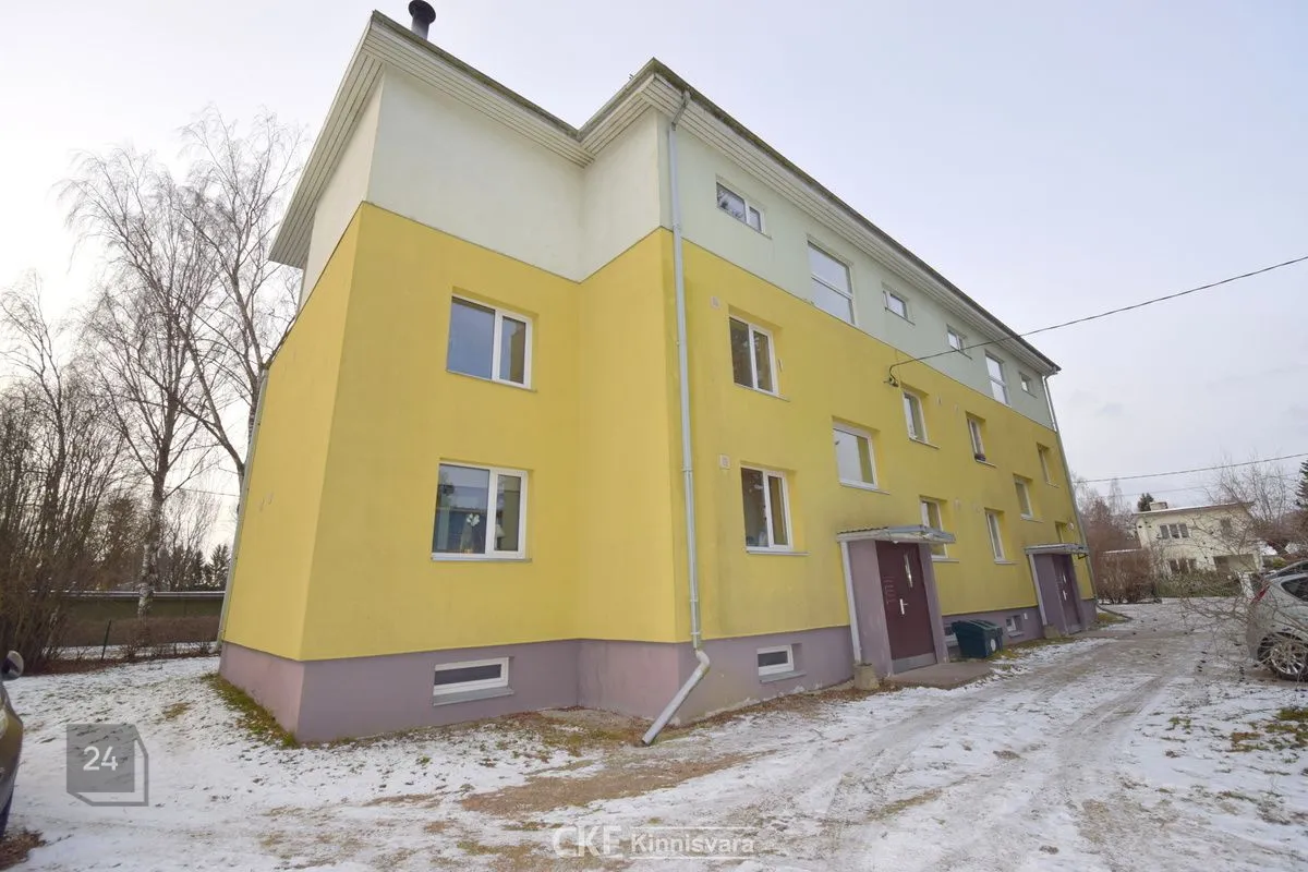 SPACIOUS 3-ROOM APARTMENT WITH LARGE CELLAR AND GARAGE!