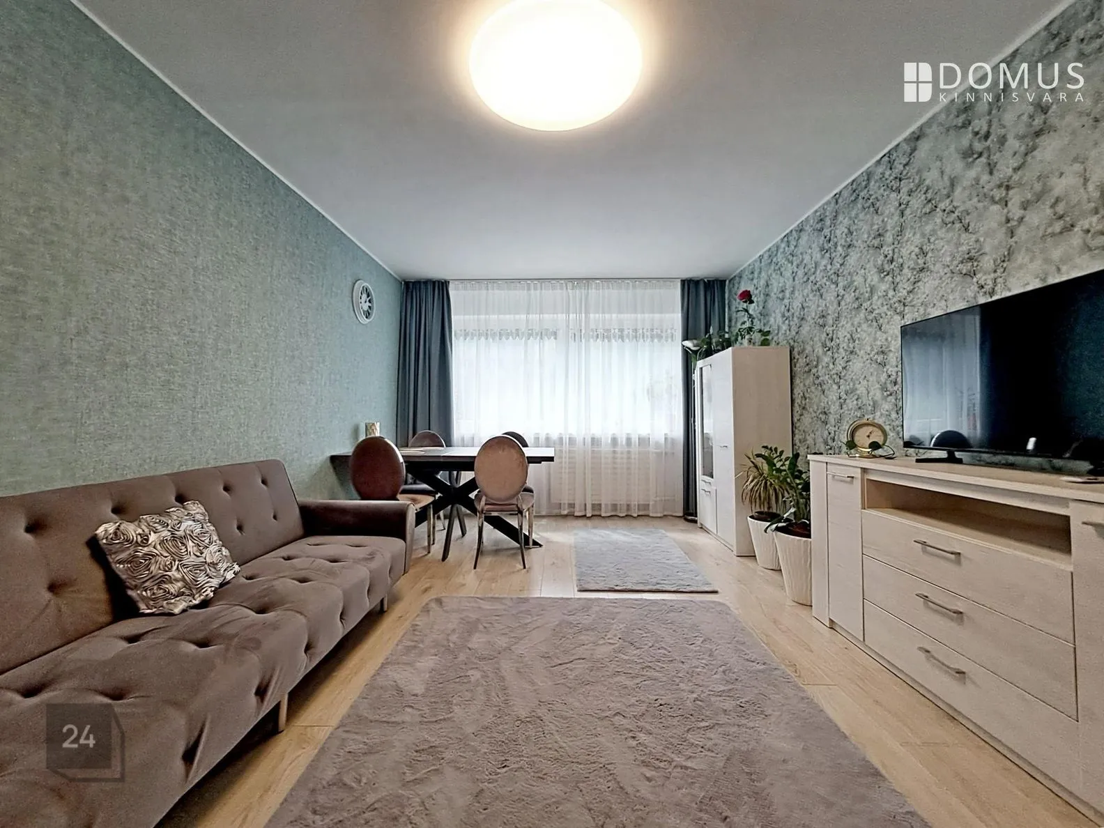 Cozy home on the 1st floor. 3 rooms and a glazed balcony!