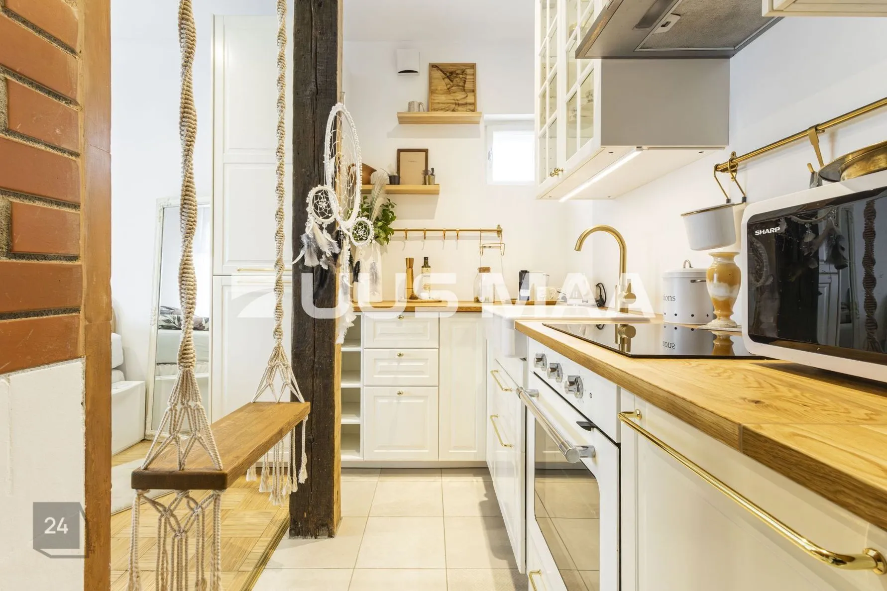 Selling a wonderful small apartment in a great location!