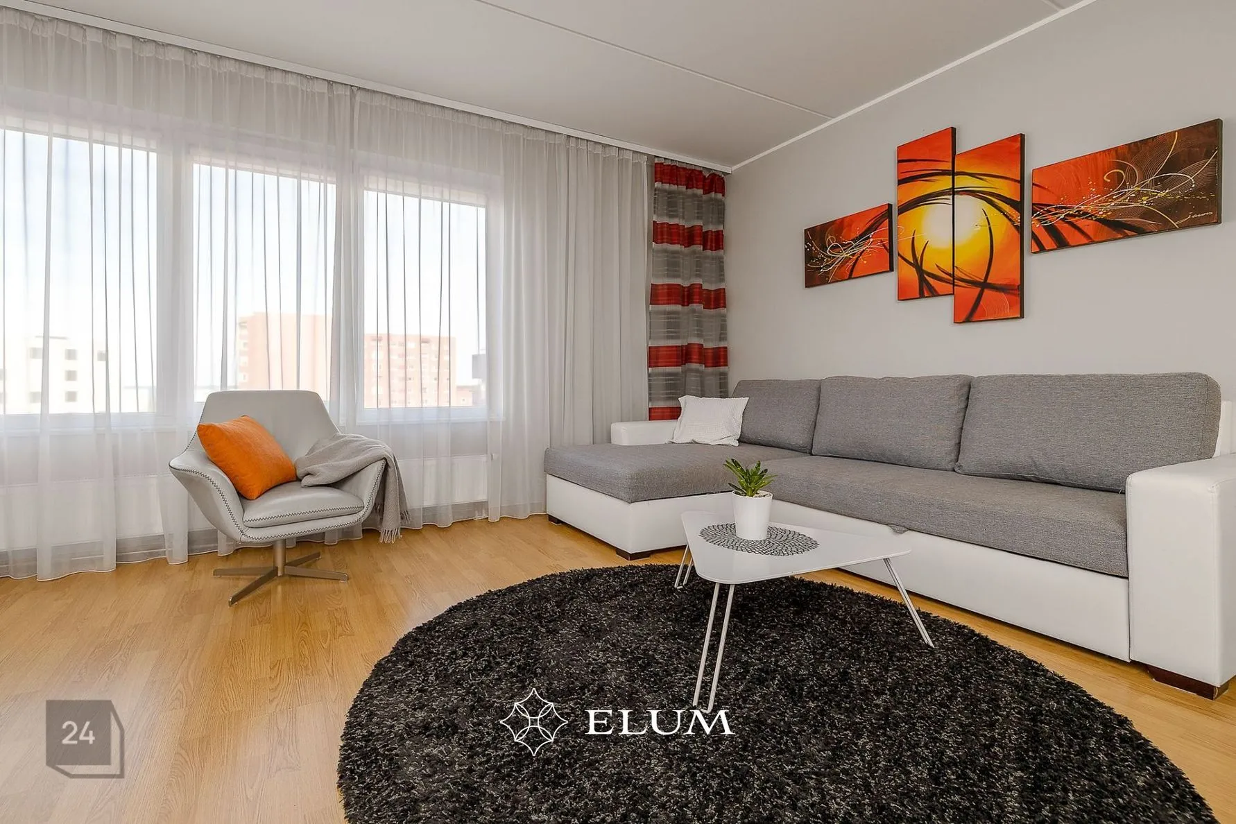 Apartment with parking space!