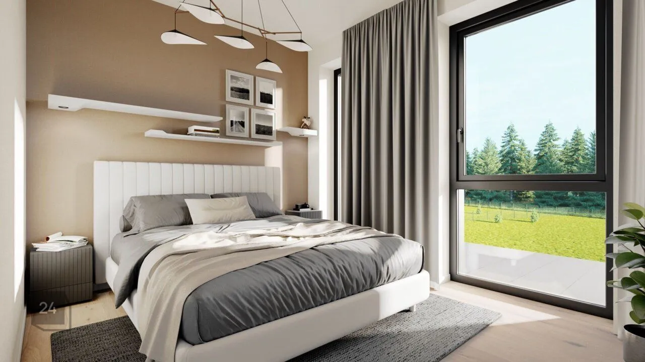 6-room, large courtyard area