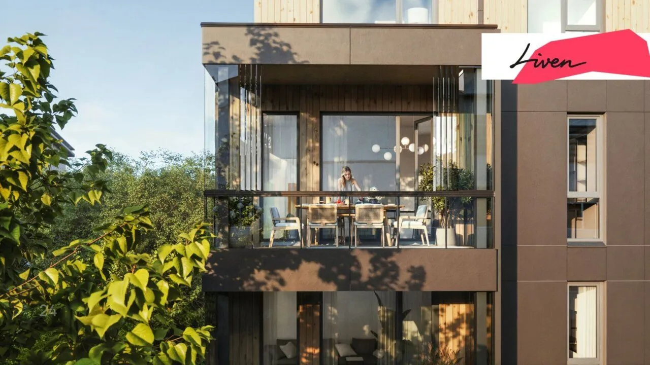 Spacious home with high ceilings in the city center