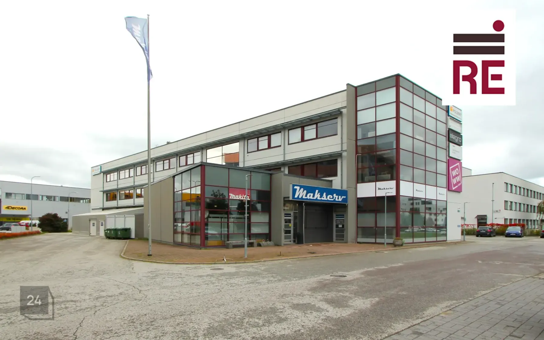 Very good visibility commercial-service space on the edge of Laki Street