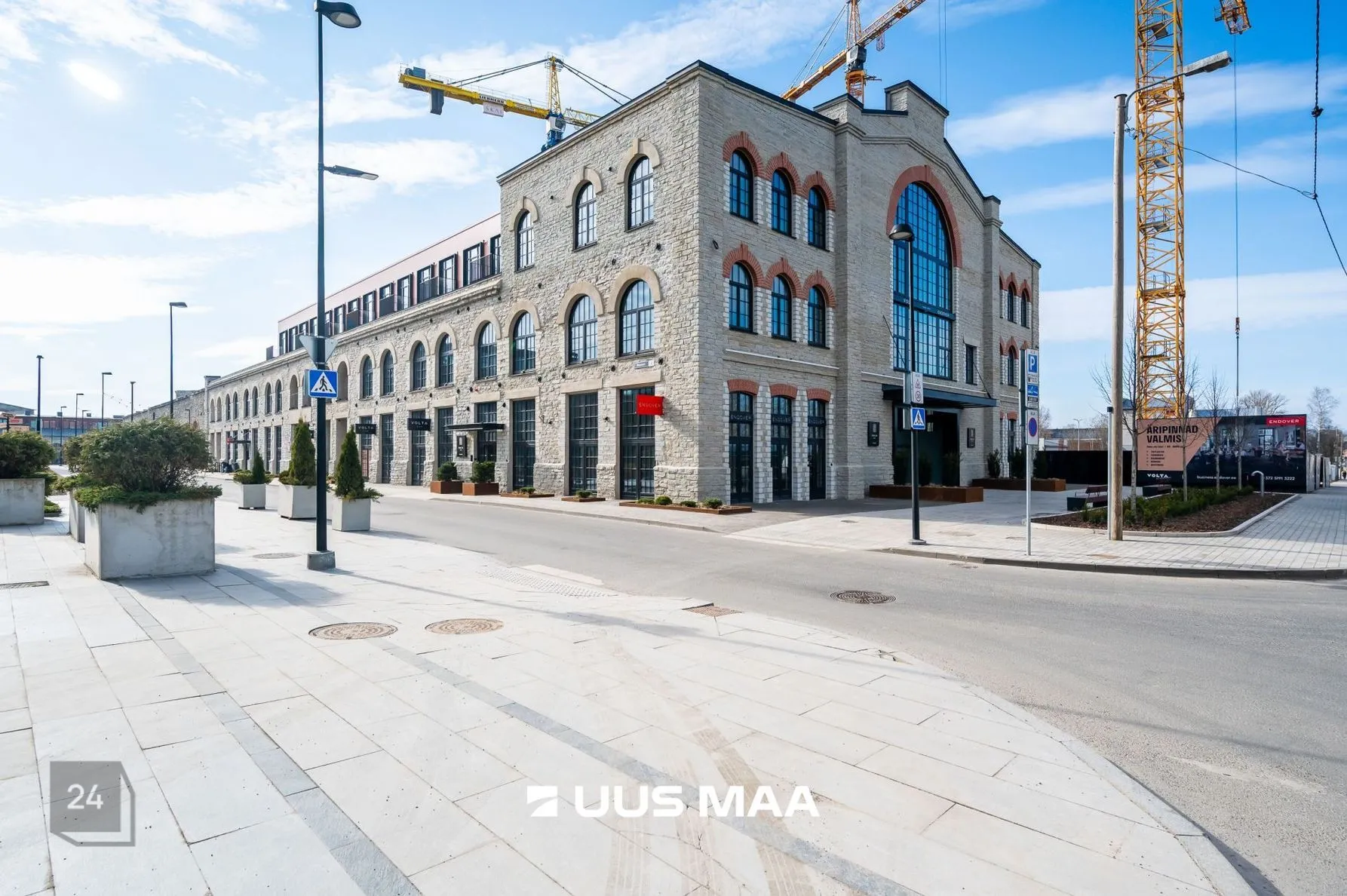 VOLTA QUARTER - A WONDERFUL BUSINESS AND LIVING ENVIRONMENT! NEW PRICE!