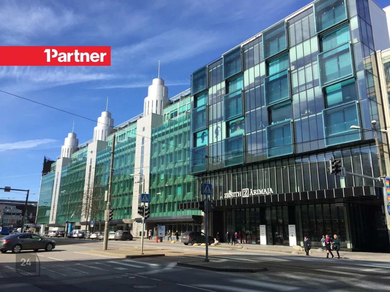 BRIGHT BUSINESS SPACE WITH HIGH CEILINGS IN THE CITY CENTER!