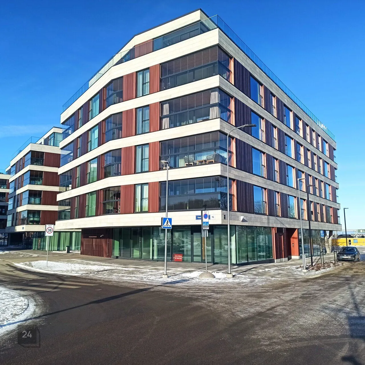 New commercial space by the sea in Noblessner!