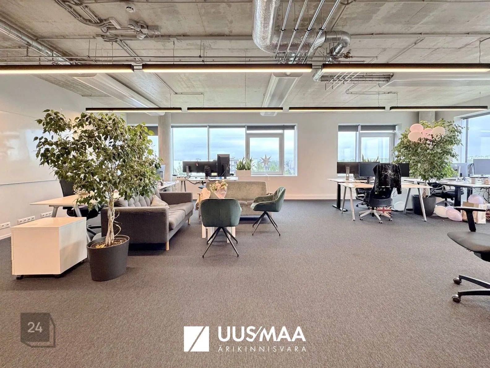 STYLISH OFFICE, CONVENIENT PARKING