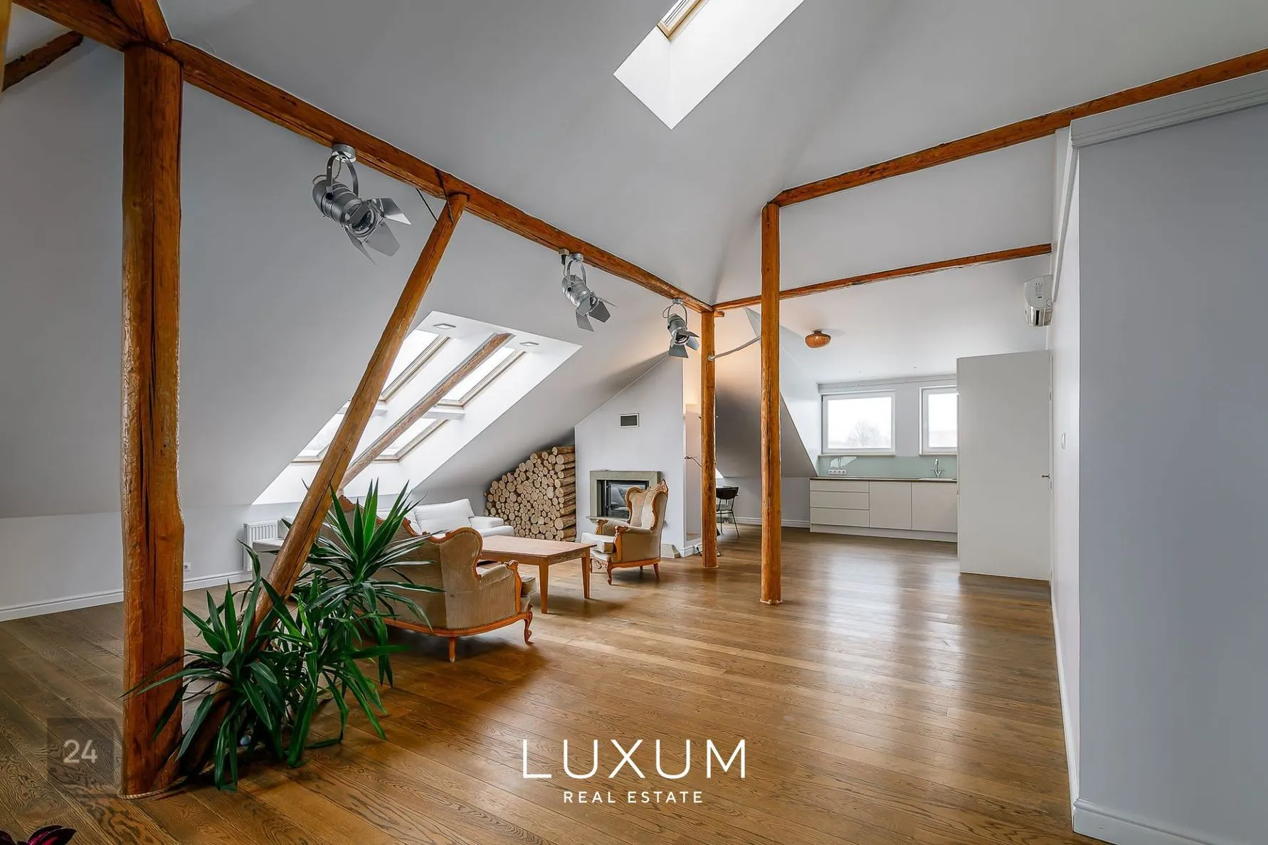 Exclusive Spacious Apartment in a Grand Building