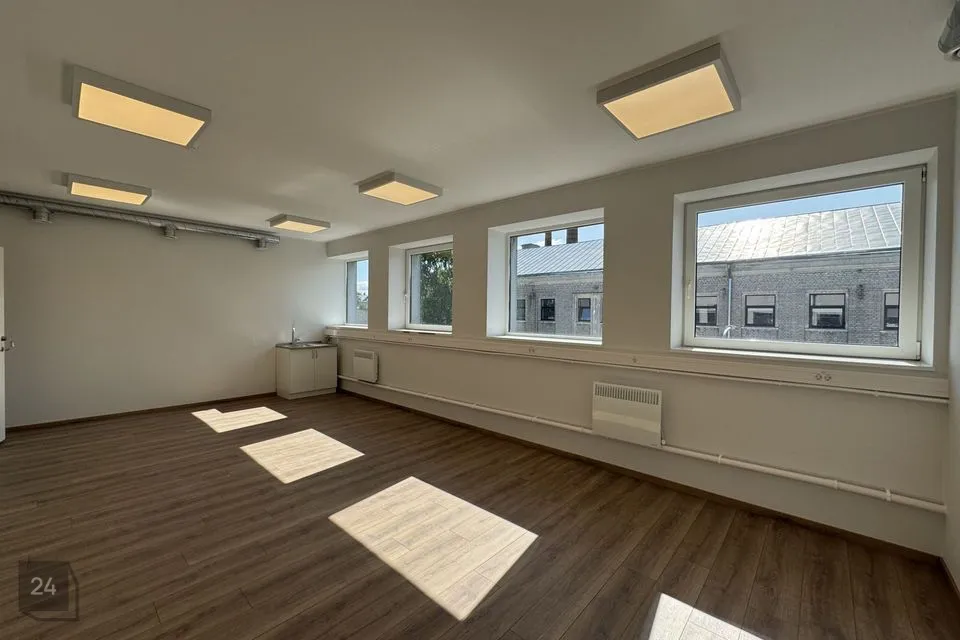 Mitme sihtotstarbega, 30 m² Äripind  -  Tallinn, Põhja-Tallinna linnaosa