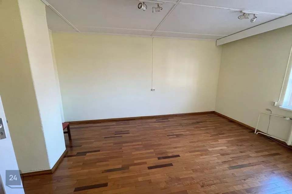 Büroo, 30 m² Äripind  -  Saaremaa vald, Kuressaare linn - foto 4