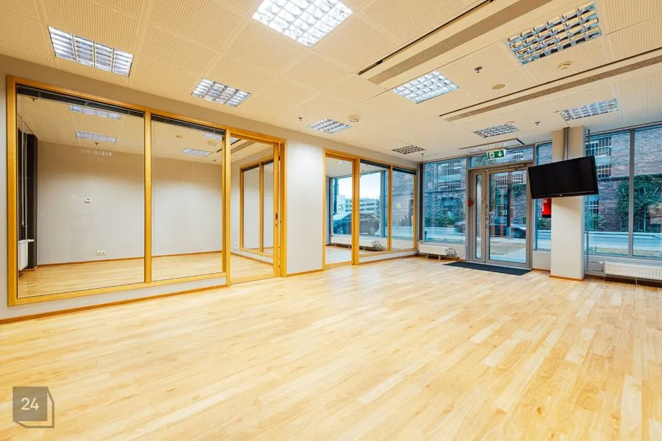 Mitme sihtotstarbega, 78 m² Äripind  -  Tallinn, Lasnamäe linnaosa