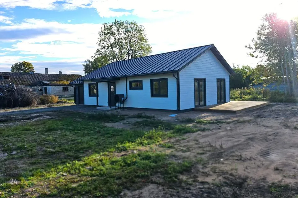 4-toaline Maja  -  Saaremaa vald, Laheküla