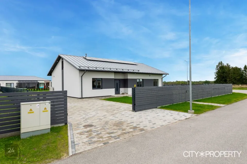 5-toaline Majaosa  -  Saue vald, Hüüru küla