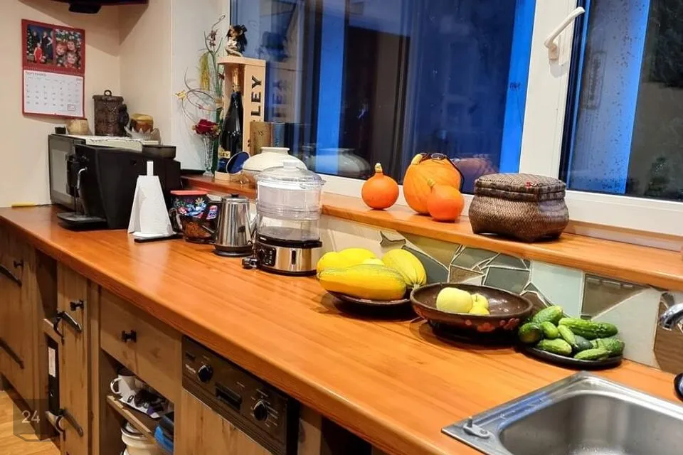 Рядный бокс, 5-комнатная часть дома в Haapsalu linn, Uuemõisa alevik