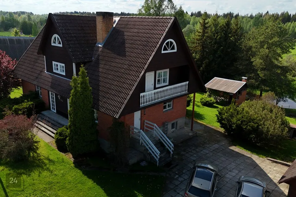 6-toaline Maja  -  Mustvee vald, Avinurme alevik