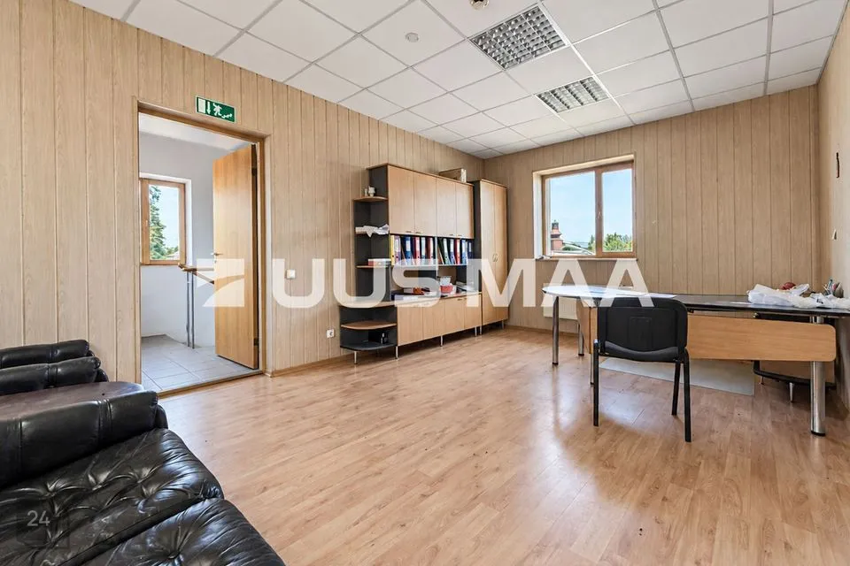 Mitme sihtotstarbega, 200 m² Äripind  -  Jõhvi vald, Jõhvi linn