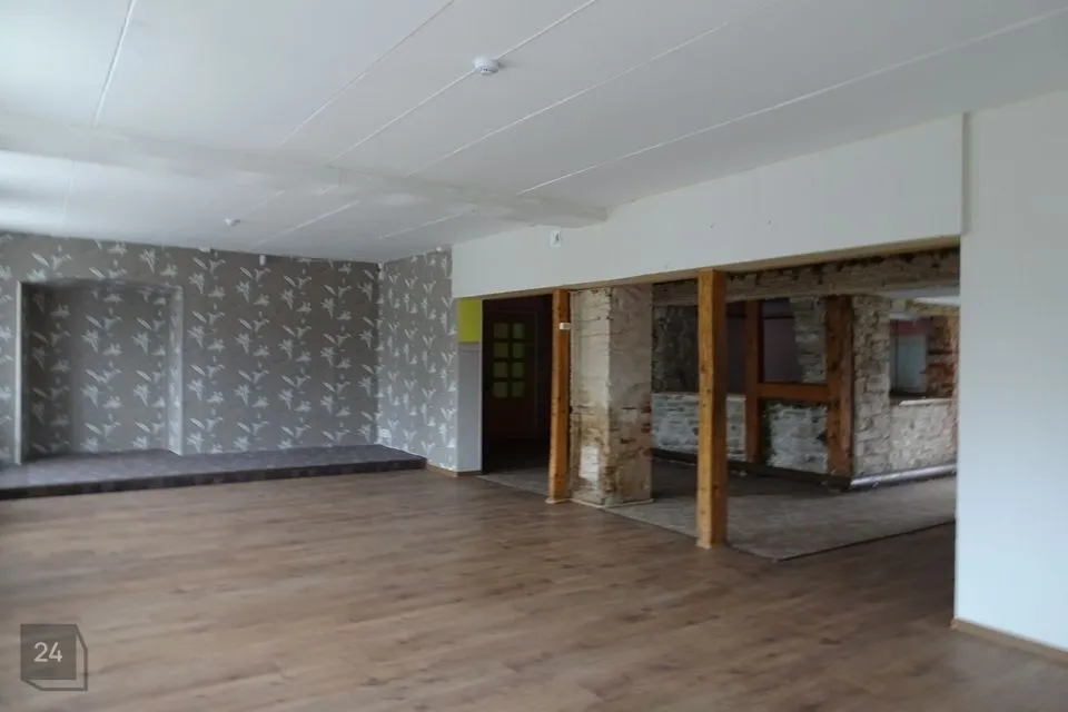 Mitme sihtotstarbega, 180 m² Äripind  -  Paide linn, Paide linn