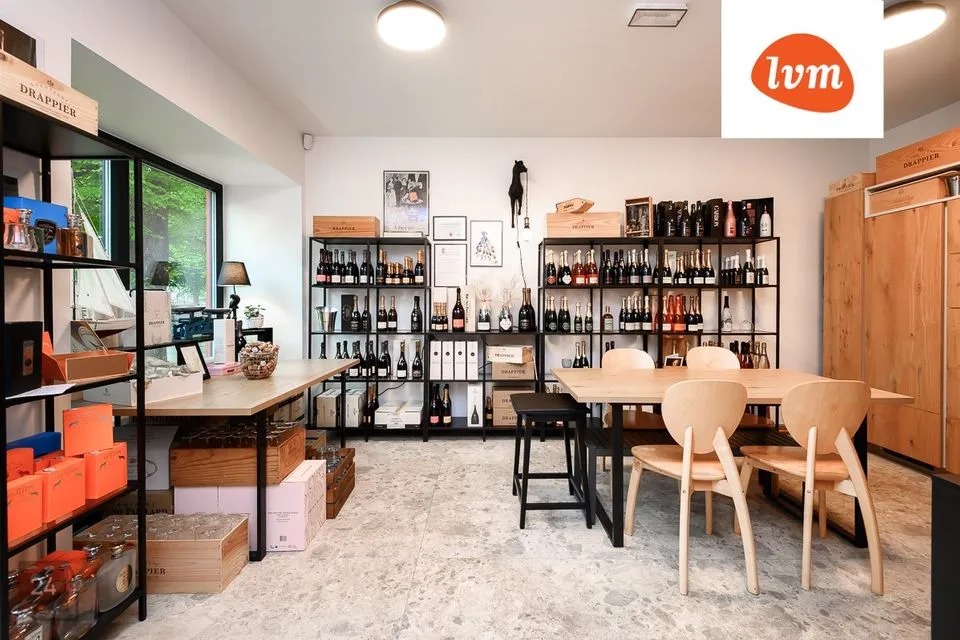 Teenindus, 32 m² Äripind  -  Pärnu linn, Pärnu linn