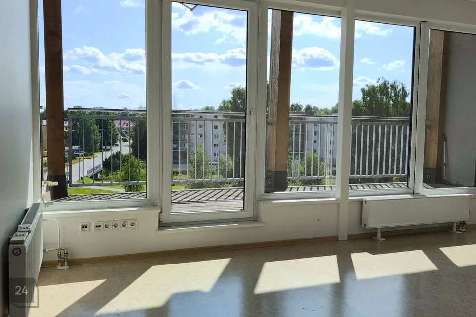 94 m² Бизнес-площадь в Võru linn
