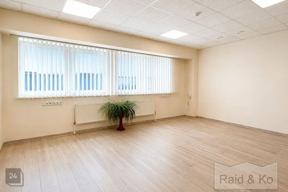 Büroo või Teenindus, 26 m² Äripind  -  Tallinn, Lasnamäe linnaosa