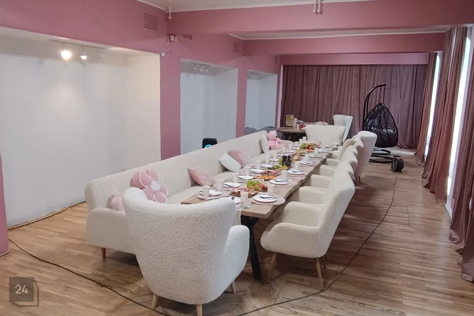 Teenindus, 100 m² Äripind  -  Kohtla-Järve linn, Järve linnaosa