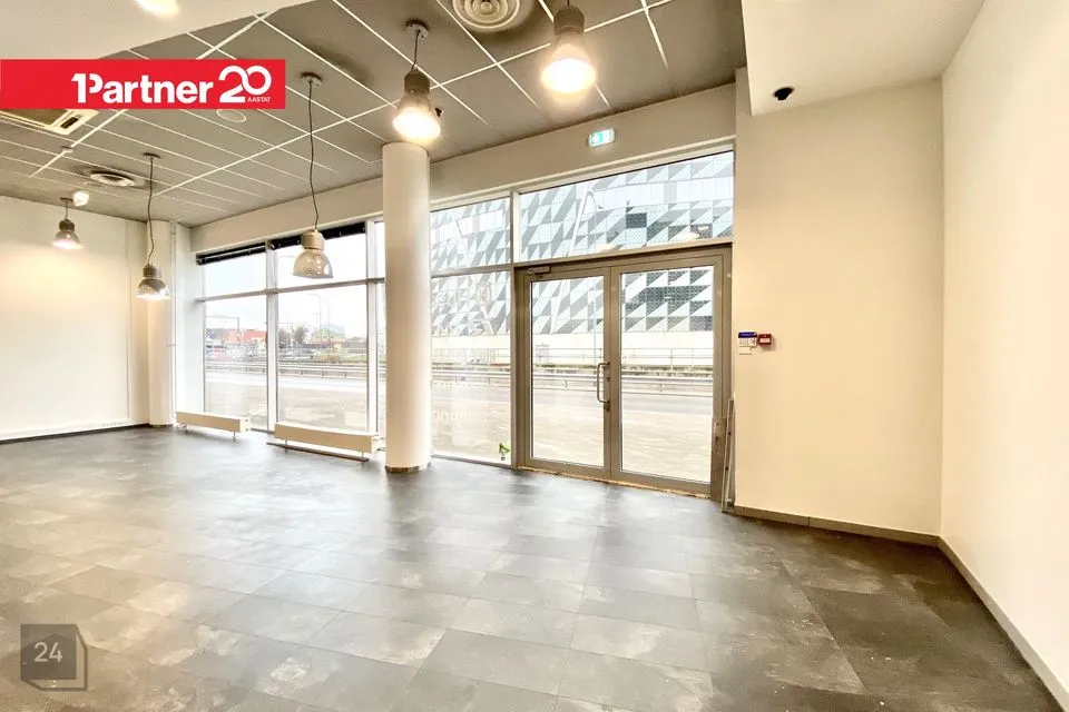 Mitme sihtotstarbega, 117 m² Äripind  -  Tallinn, Lasnamäe linnaosa