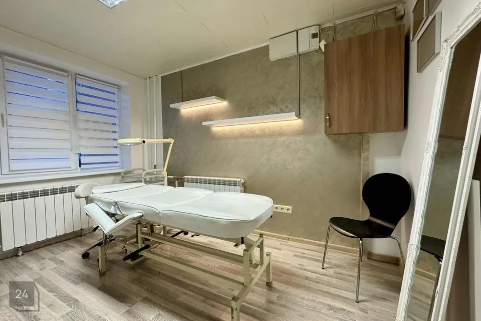 Teenindus, 12 m² Äripind  -  Kohtla-Järve linn, Ahtme linnaosa