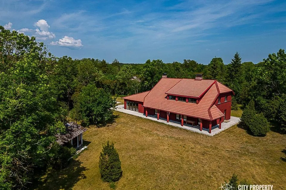 6-toaline Maja  -  Saaremaa vald, Saareküla