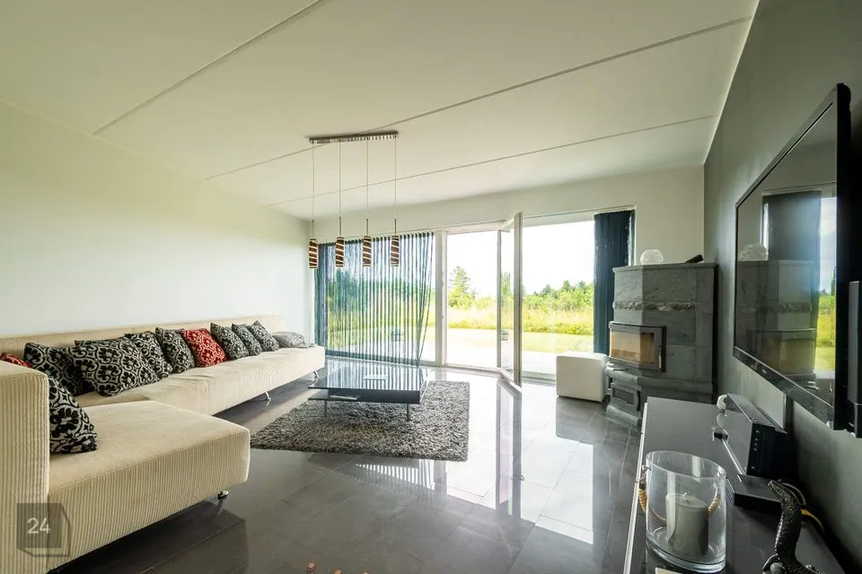 3-toaline Korter  -  Saaremaa vald, Kuressaare linn