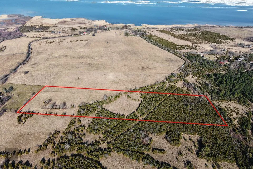 Maatulundusmaa, 37002 m² участок в Muhu vald, Võlla küla