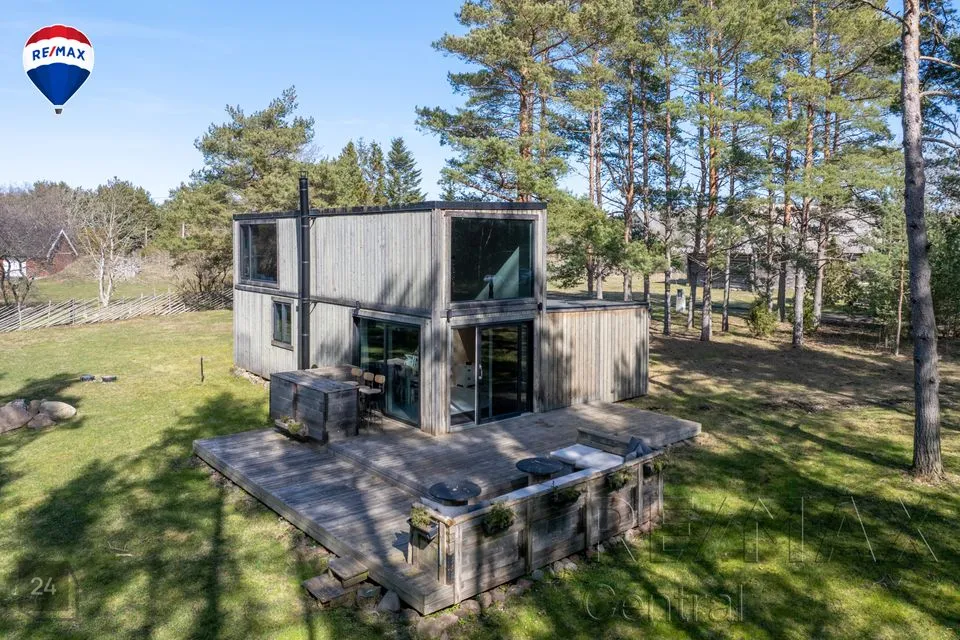 3-toaline Maja  -  Hiiumaa vald, Kalana küla