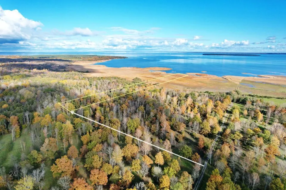 Земля жилой застройки, 33226 m² участок в Muhu vald, Hellamaa küla