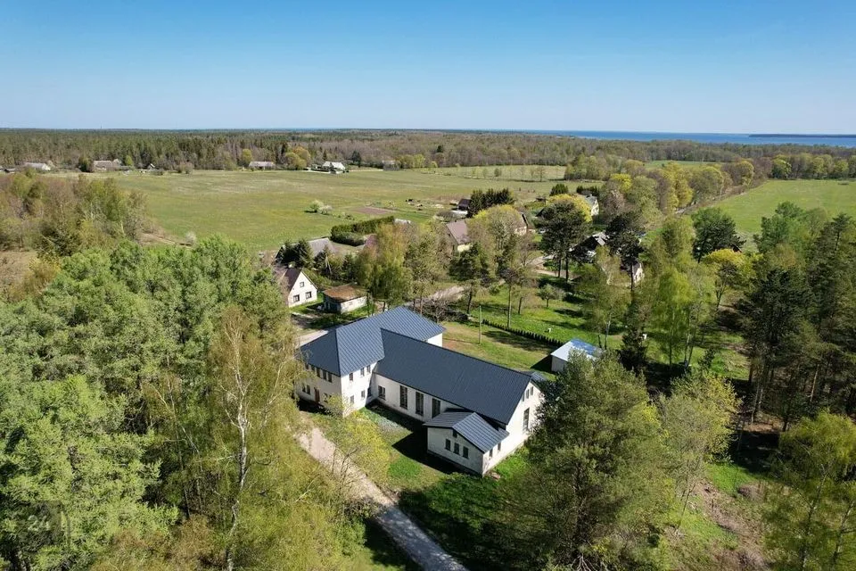 571 m² business in Muhu vald, Hellamaa küla