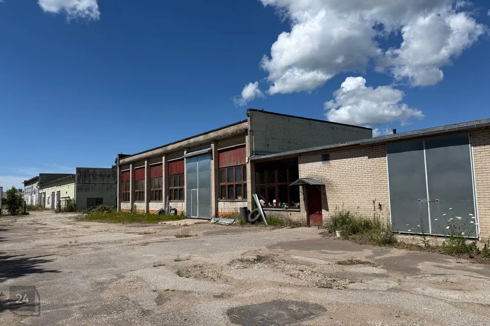 Ladu või Tootmine, 100 m² Äripind  -  Saaremaa vald, Kuressaare linn