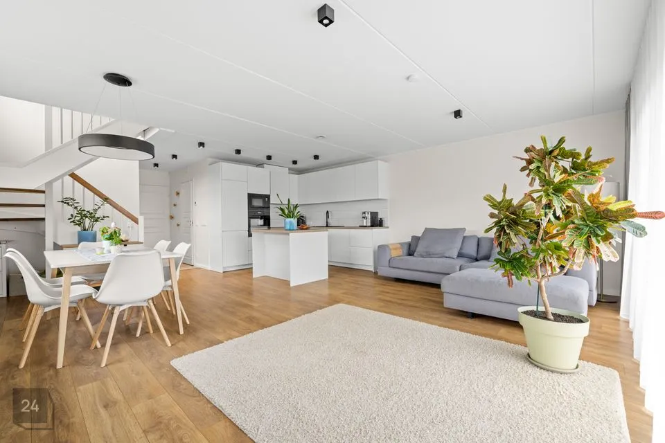 Paarismaja, 4-toaline Majaosa  -  Saue vald, Alliku küla