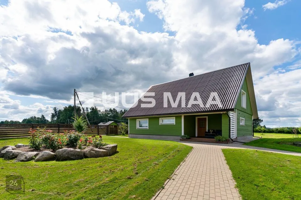 4-toaline Maja  -  Mulgi vald, Kaarli küla