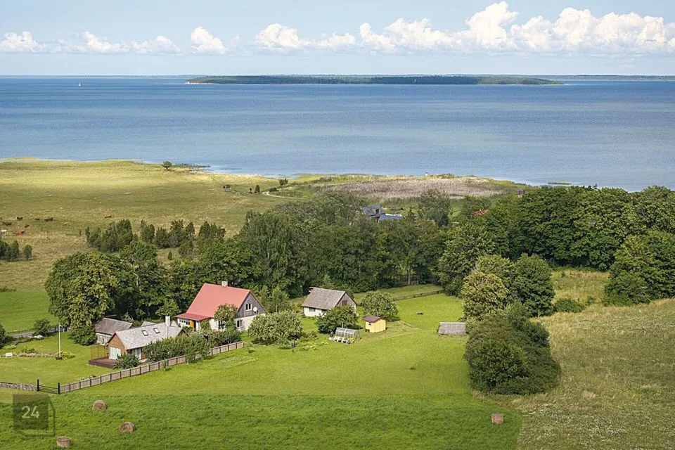 4-toaline Maja  -  Muhu vald, Võlla küla