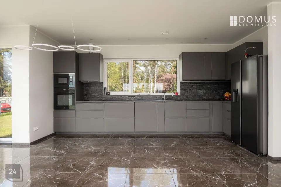 5-toaline Maja  -  Pärnu linn, Silla küla