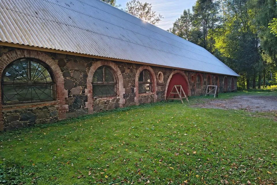 Ladu, 500 m² Äripind  -  Tõrva vald, Helme alevik - foto 2