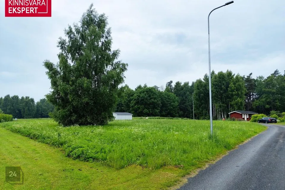Elamumaa, 1270 m² Maa  -  Tõrva vald, Tõrva linn