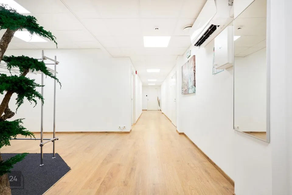 Бюро или Обслуживание, 425 m² Бизнес-площадь в Tallinn, Mustamäe linnaosa - фото 2