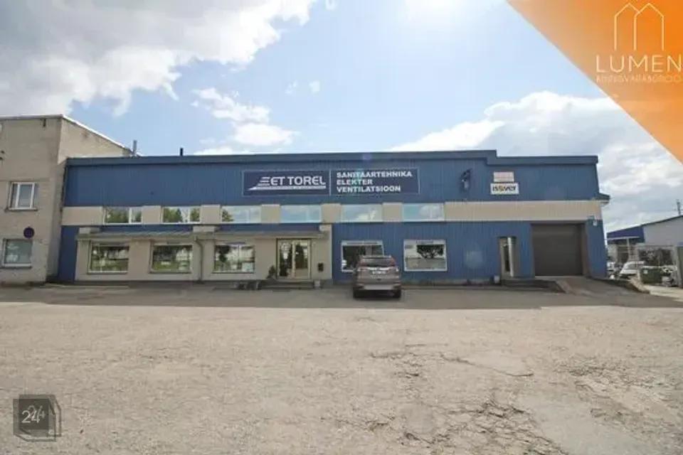 Kaubandus, 611 m² Äripind  -  Võru linn