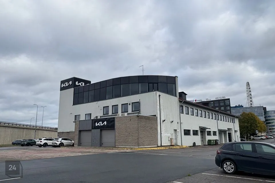 Ladu, 188 m² Äripind  -  Tallinn, Lasnamäe linnaosa