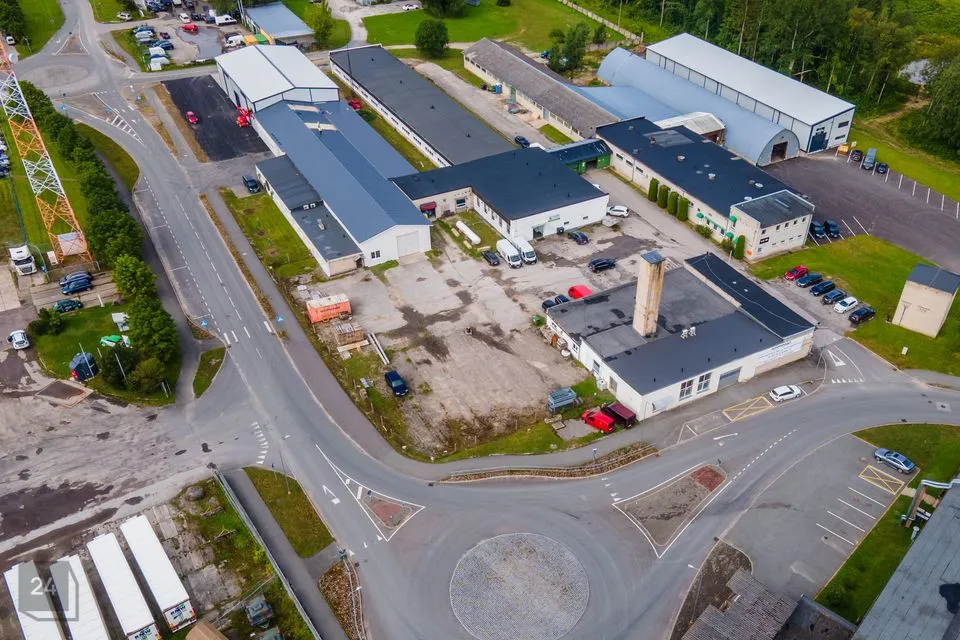 Многоцелевое, 645 m² Бизнес-площадь в Rapla vald, Rapla linn
