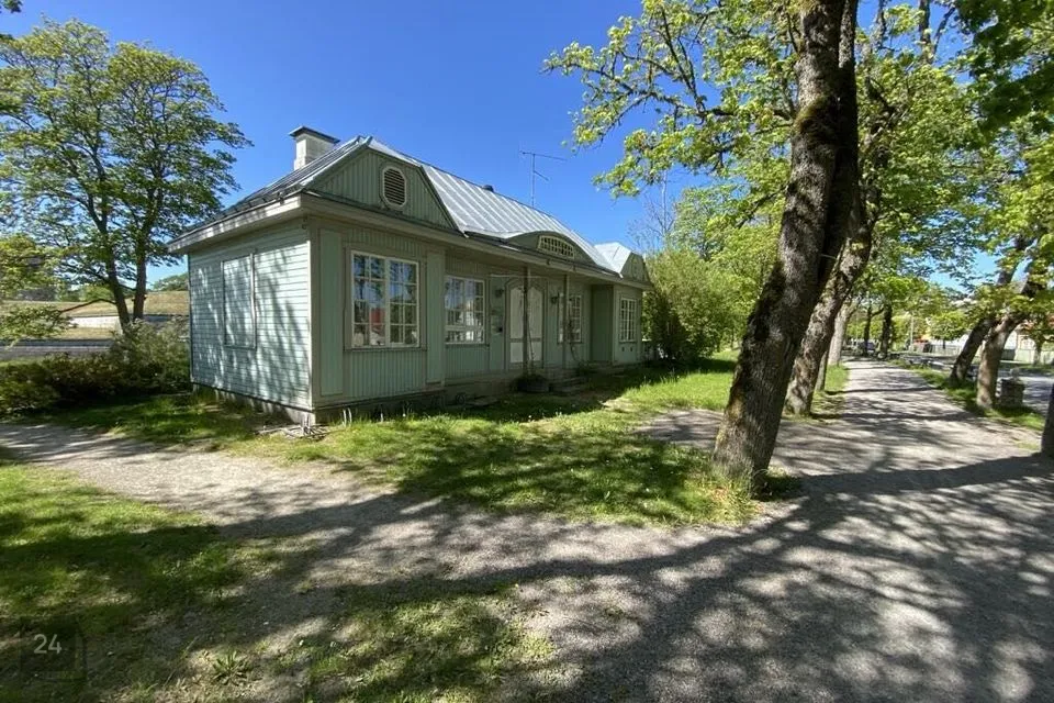 94 m² Бизнес-площадь в Saaremaa vald, Kuressaare linn