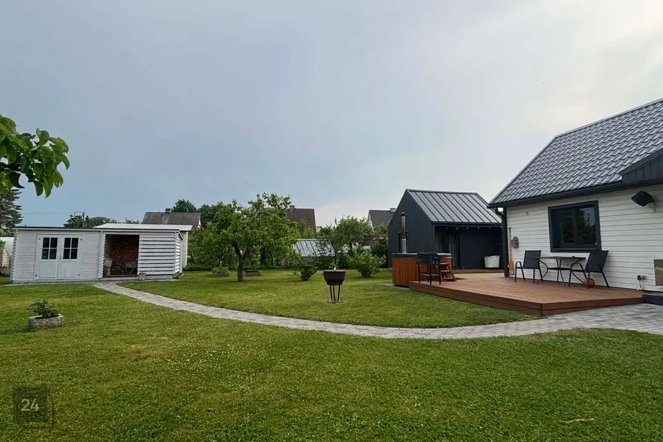 3-toaline Maja  -  Saaremaa vald, Kuressaare linn