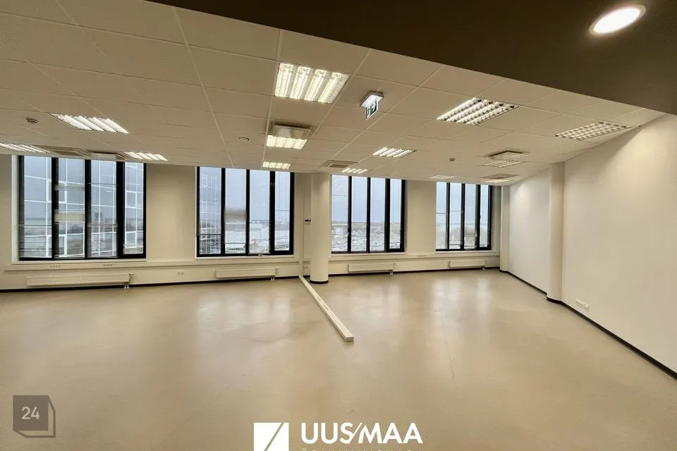 Бюро или Обслуживание, 96 m² Бизнес-площадь в Tallinn, Lasnamäe linnaosa