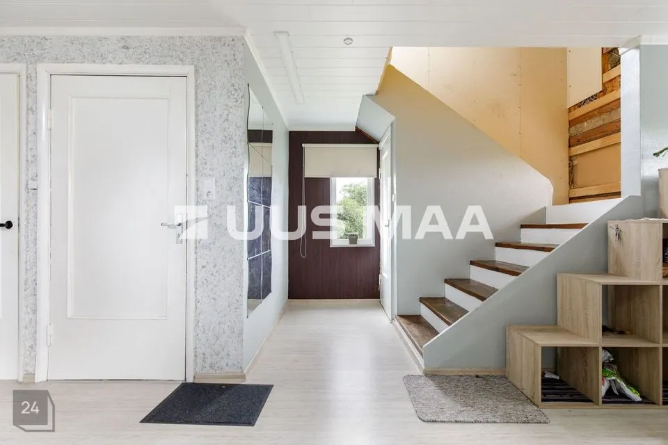 4-toaline Majaosa - Keila linn