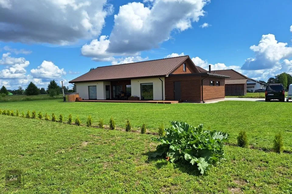 4-toaline Maja  -  Tori vald, Eametsa küla