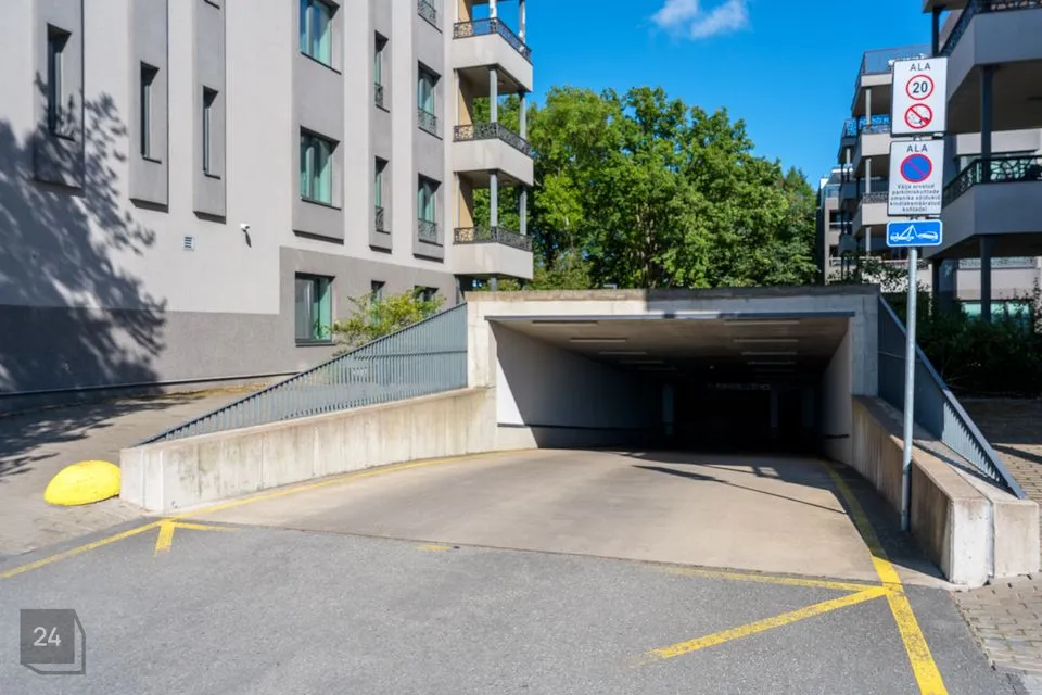 12 m² Garaaž  -  Tallinn, Kesklinna linnaosa